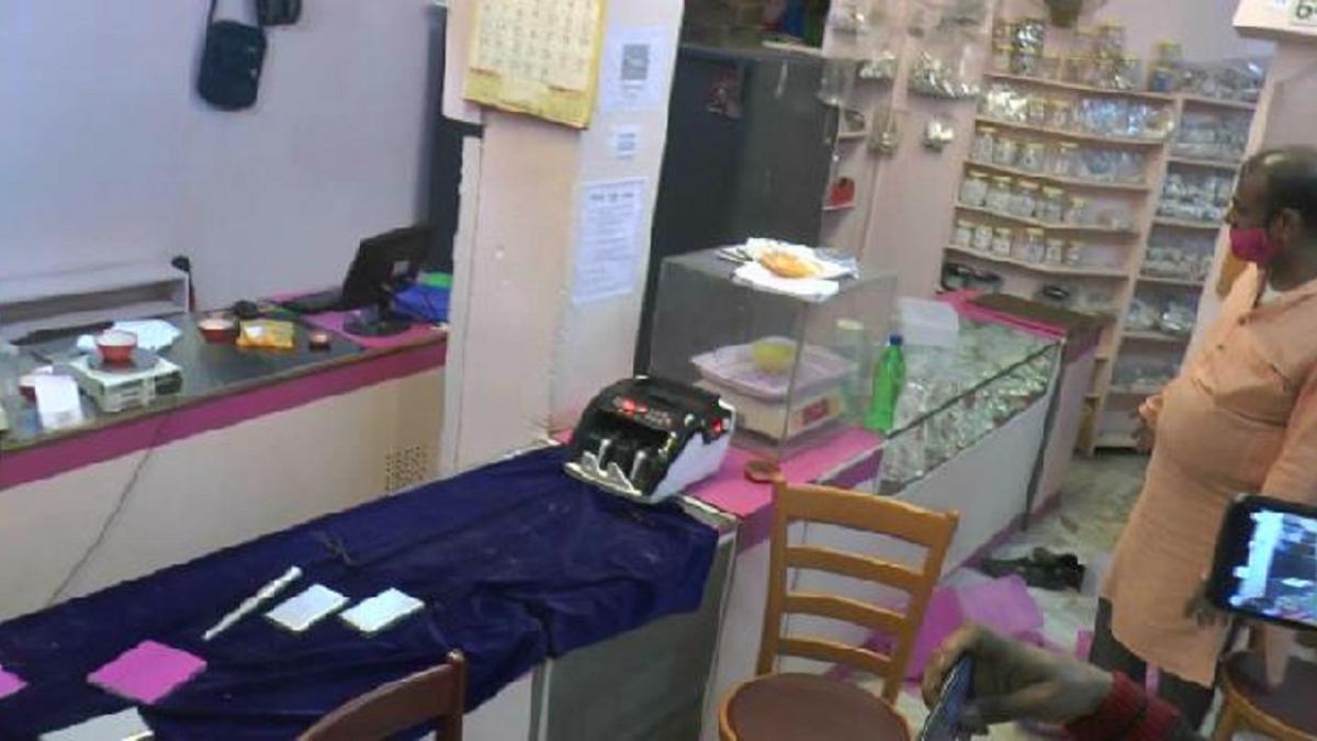 दरभंगा में दिन दहाड़े दुकान में करोड़ों की लूट (फोटो साभार: प्रह्लाद कुमार)