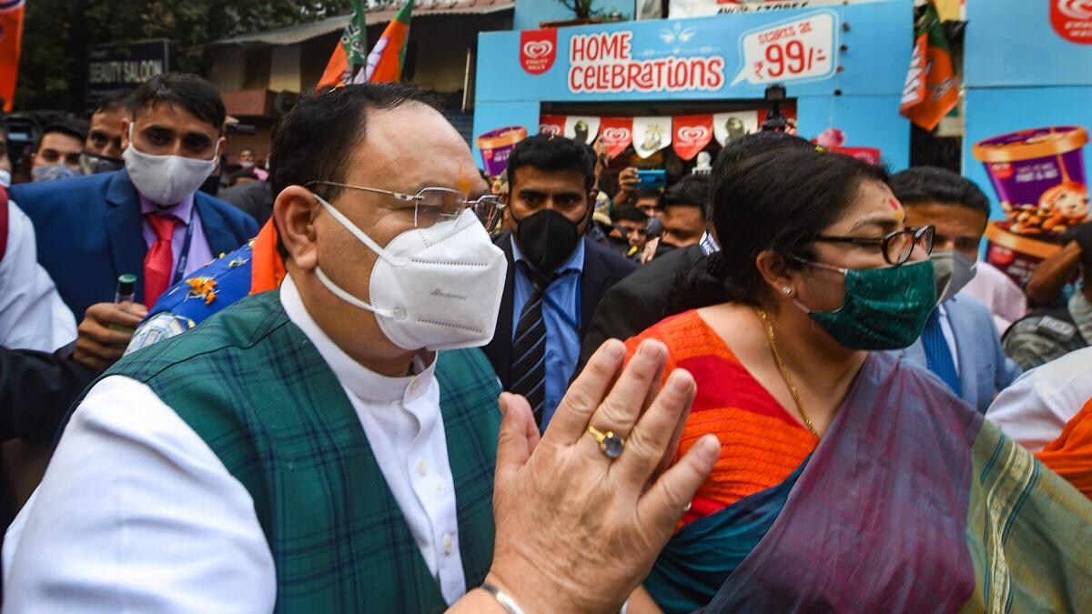 बंगाल में नड्डा का विरोध, TMC समर्थकों ने की काफिले की गाड़ियों में तोड़फोड़ - West bengal BJP President JP Nadda TMC Clash Live update - AajTak