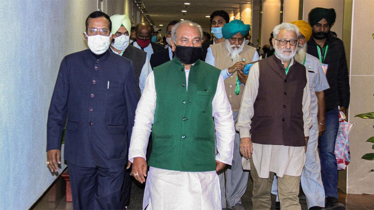किसानों के साथ विज्ञान भवन में बैठक (फाइल फोटो-PTI)