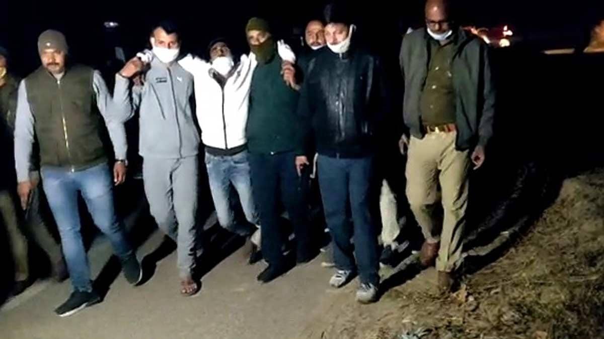 नोएडा एनकाउंटर में घायल बदमाश (फोटो-तनसीम)