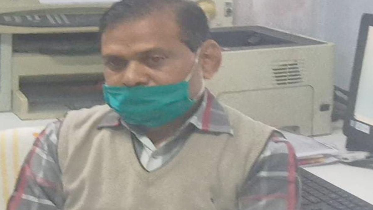 रिश्वत लेते पकड़ा गया था कलेक्टर का PA