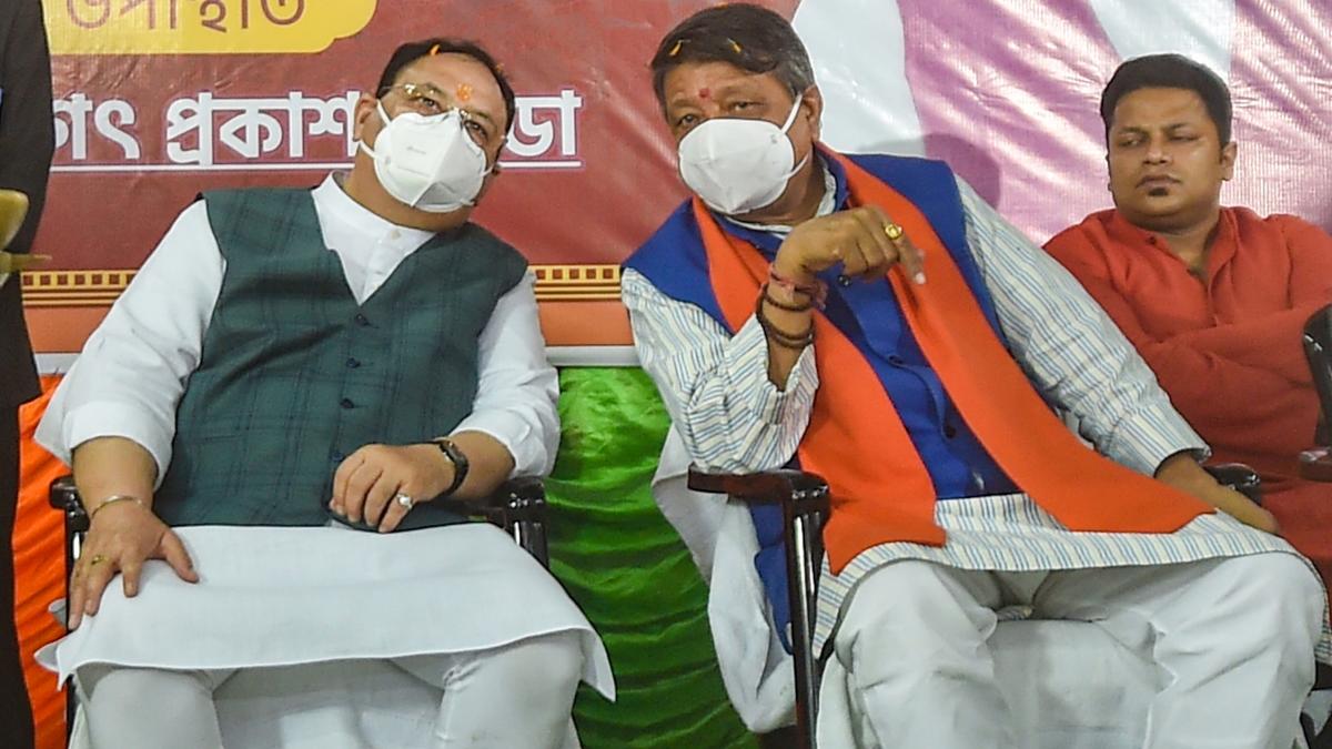 जेपी नड्डा, कैलाश विजयवर्गीय के काफिले पर हुआ था हमला (PTI)