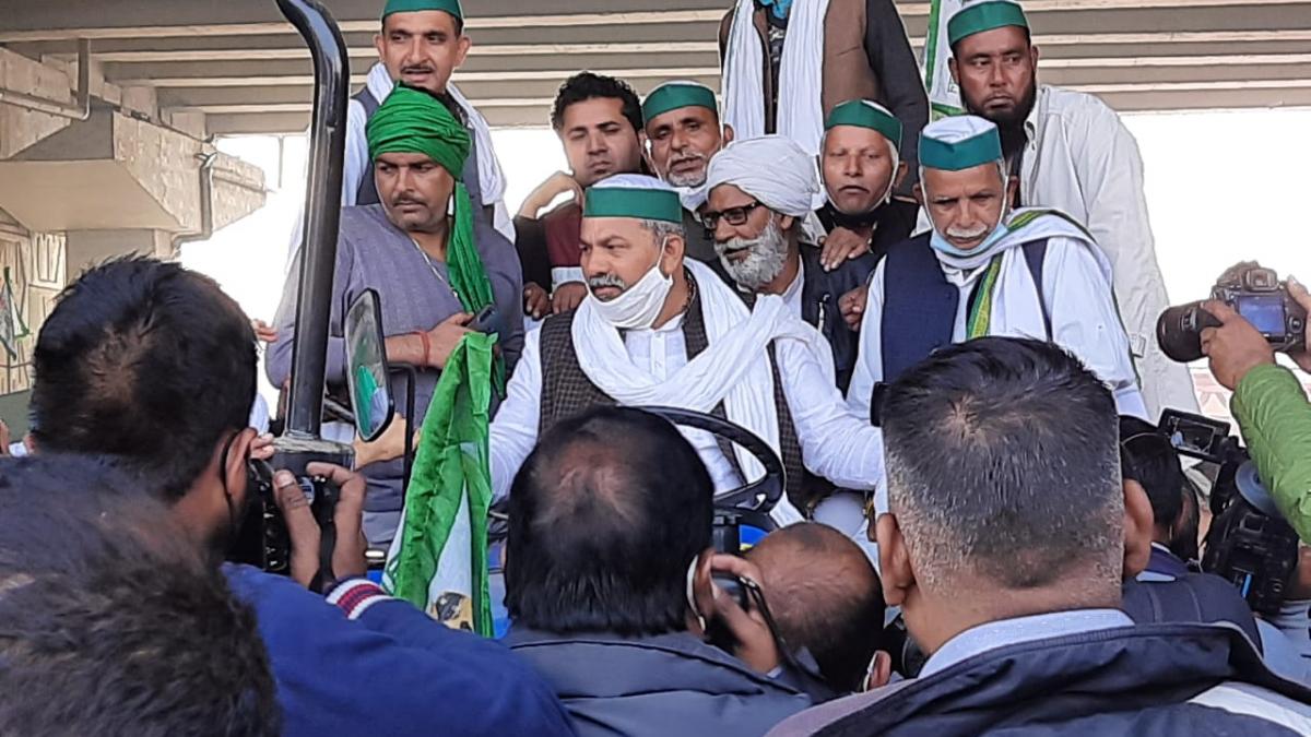 गाजीपुर बॉर्डर पर किसान नेता राकेश टिकैत