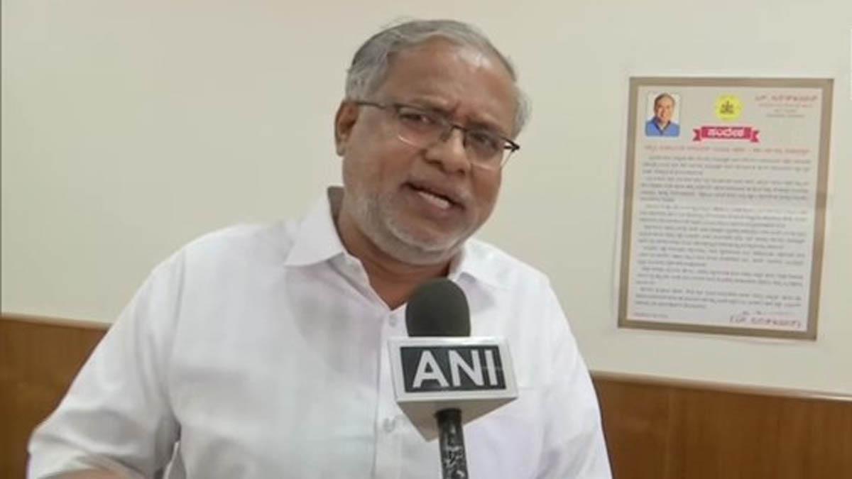 कर्नाटक के शिक्षा मंत्री एस. सुरेश कुमार (फाइल फोटो-ANI)