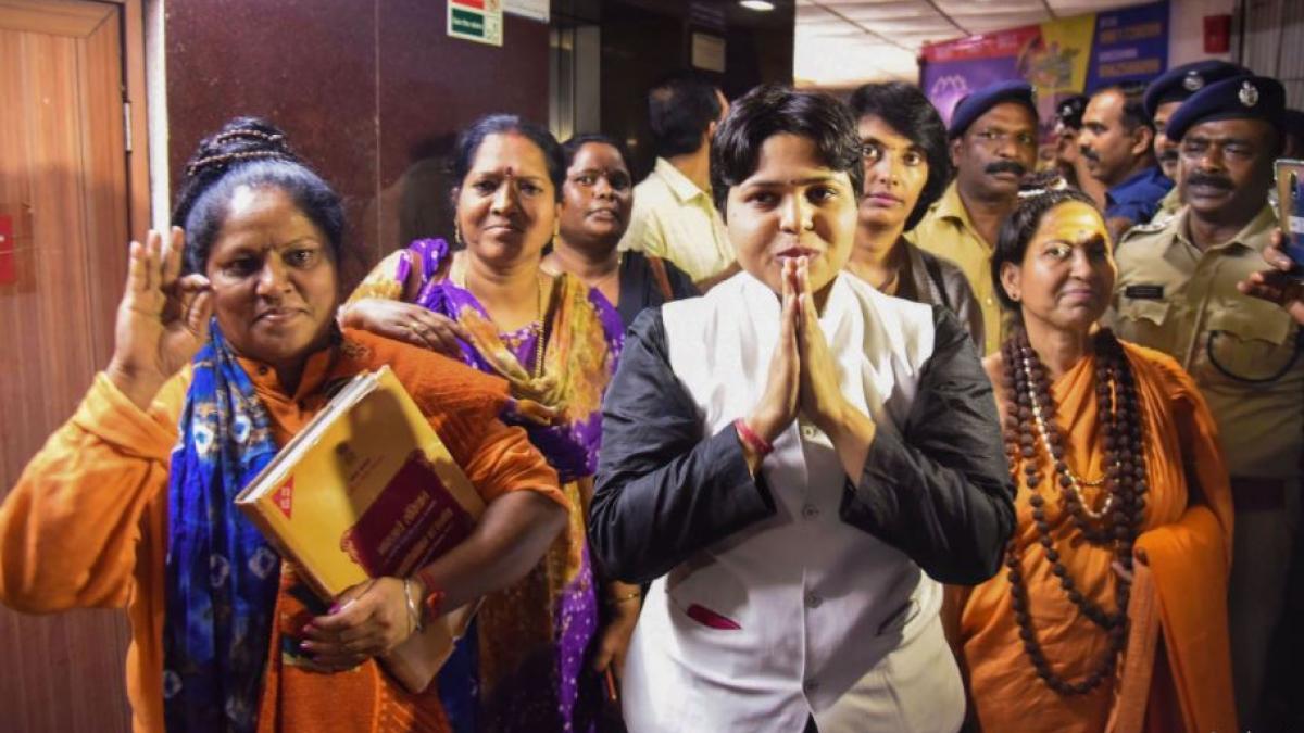 सामाजिक कार्यकर्ता तृप्ति देसाई (फाइल फोटो-पीटीआई)