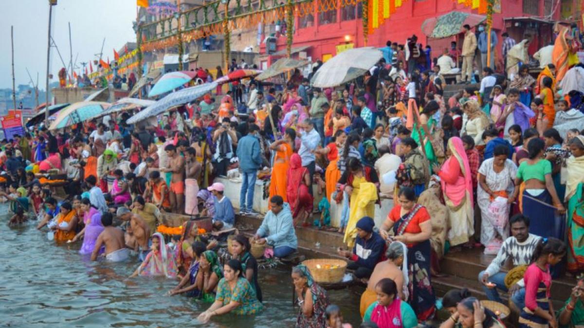 वाराणसी में गंगा नदी का तट (फोटो- पीटीआई) 