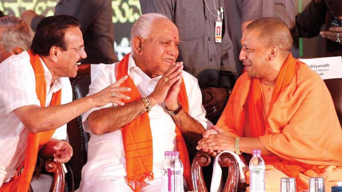 कर्नाटक सीएम बीएस येदियुरप्पा और सीएम योगी आदित्यनाथ