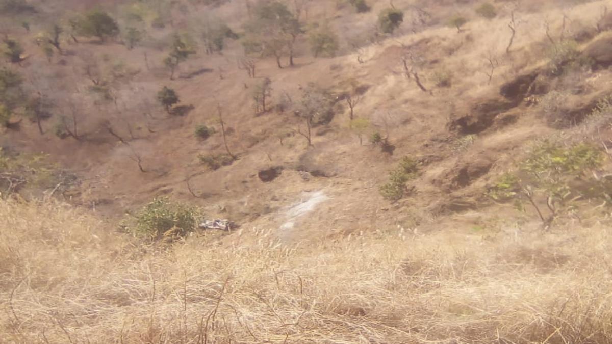 महाराष्ट्र के नंदुरबार में खाई में गिरा टेम्पो 