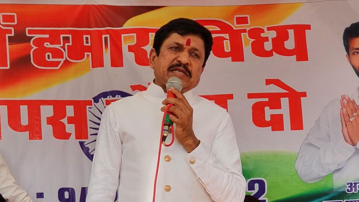 बीजेपी व‍िधायक नारायण त्र‍िपाठी.