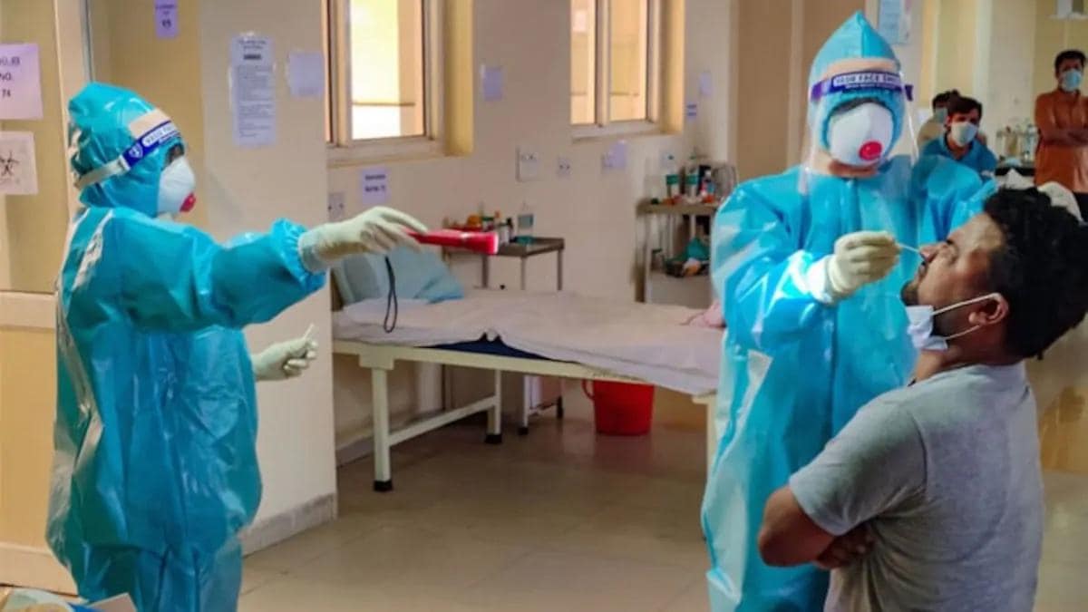 दिल्ली में मिले 300 से भी कम कोरोना मरीज, रिकवरी रेट 97% के पार - coronavirus update 295 corona cases found in delhi Recovery rate exceeded 97 percent - AajTak