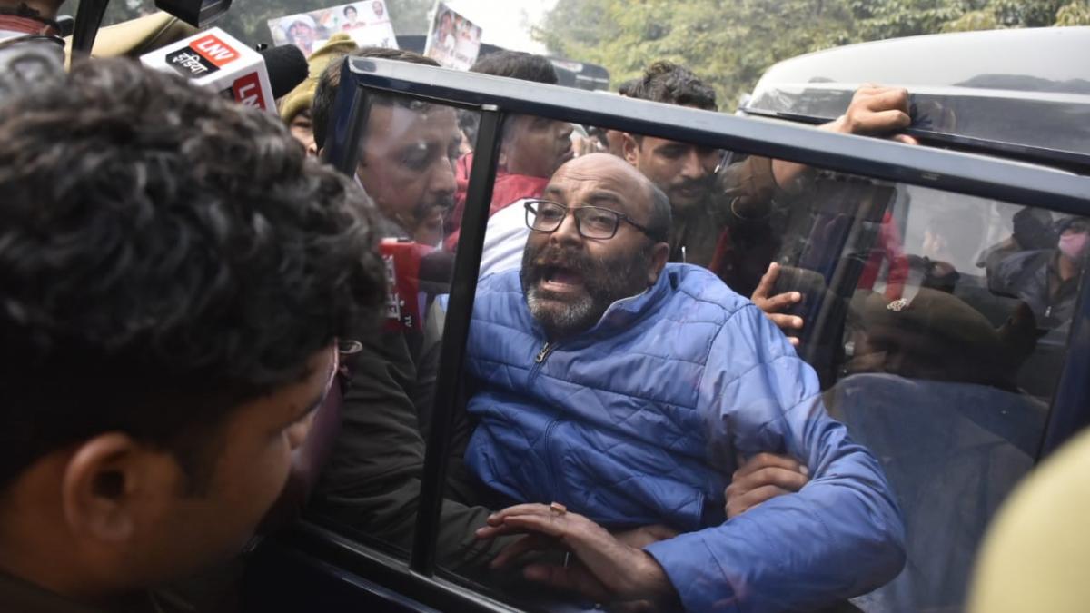  लखनऊ में कांग्रेस प्रदेश अध्यक्ष अजय लल्लू गिरफ्तार