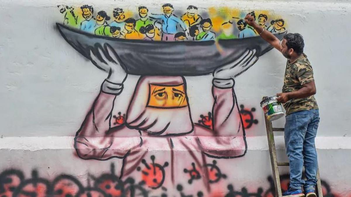 कोरोना की वजह से कई डॉक्टर्स की गई जान (सांकेतिक फोटो- पीटीआई)