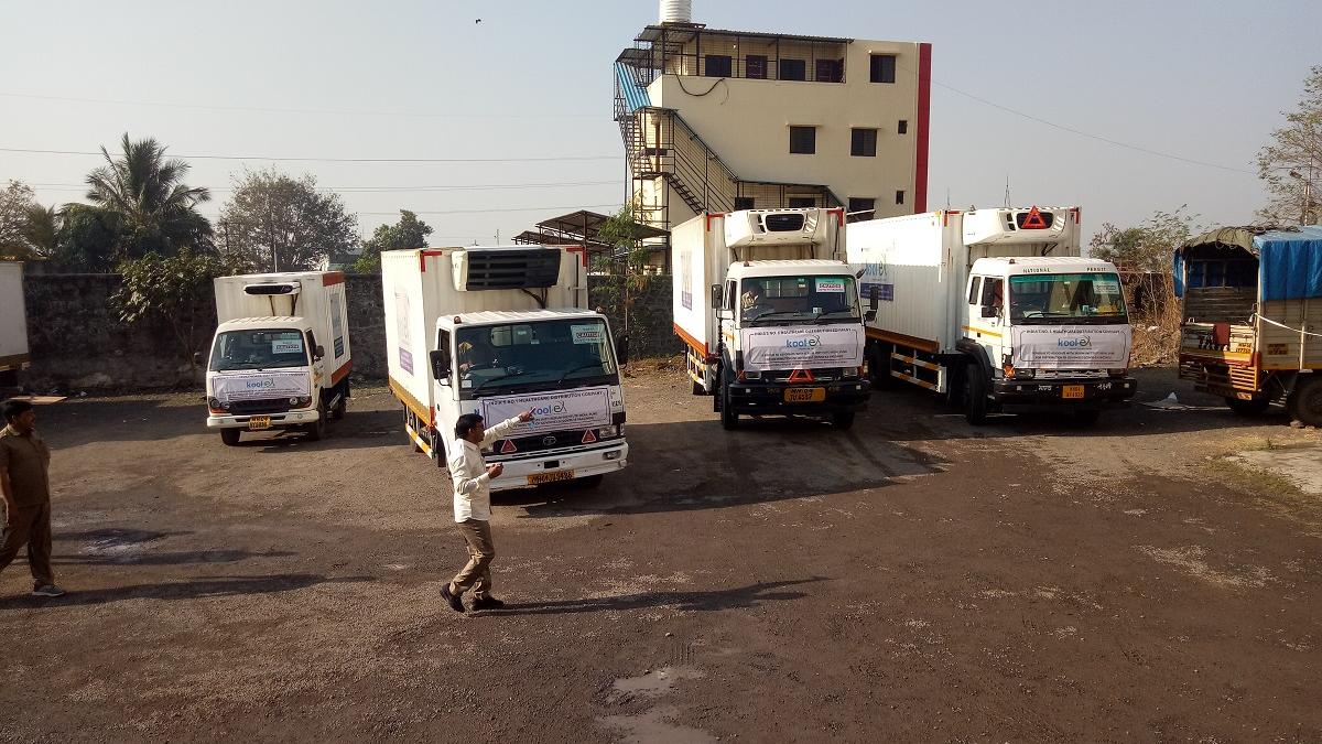 वैक्सीन के परिवहन के लिए तैयार है वाहनों का बेड़ा (फोटोः गोपाल हरने)