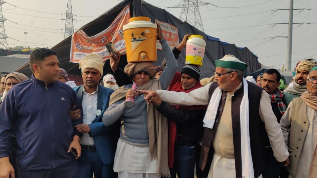 राकेश टिकैत के लिए आया पानी और मट्ठा