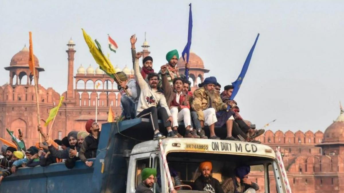 शिवसेना का सवाल किसानों के हाथ में हल, ट्रैक्टर, डंडे नहीं होंगे तो क्या होगा (फाइल फोटो)