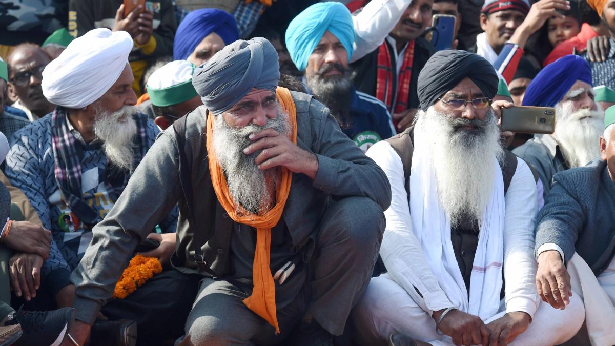 आंदोलन में बड़ी संख्या में हिस्सा ले रहे बुजुर्ग (पीटीआई)