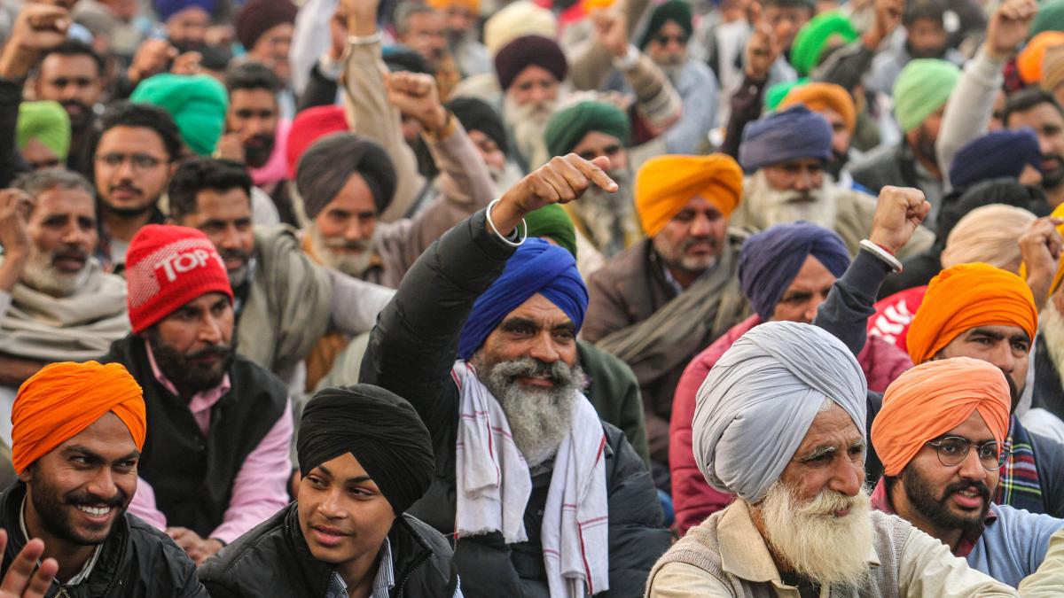 सिंघु बॉर्डर पर प्रदर्शन करते किसान