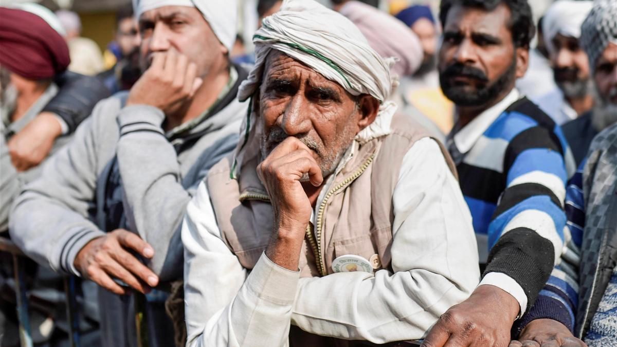 सिंघु बॉर्डर पर डटे किसान (फोटो-PTI)