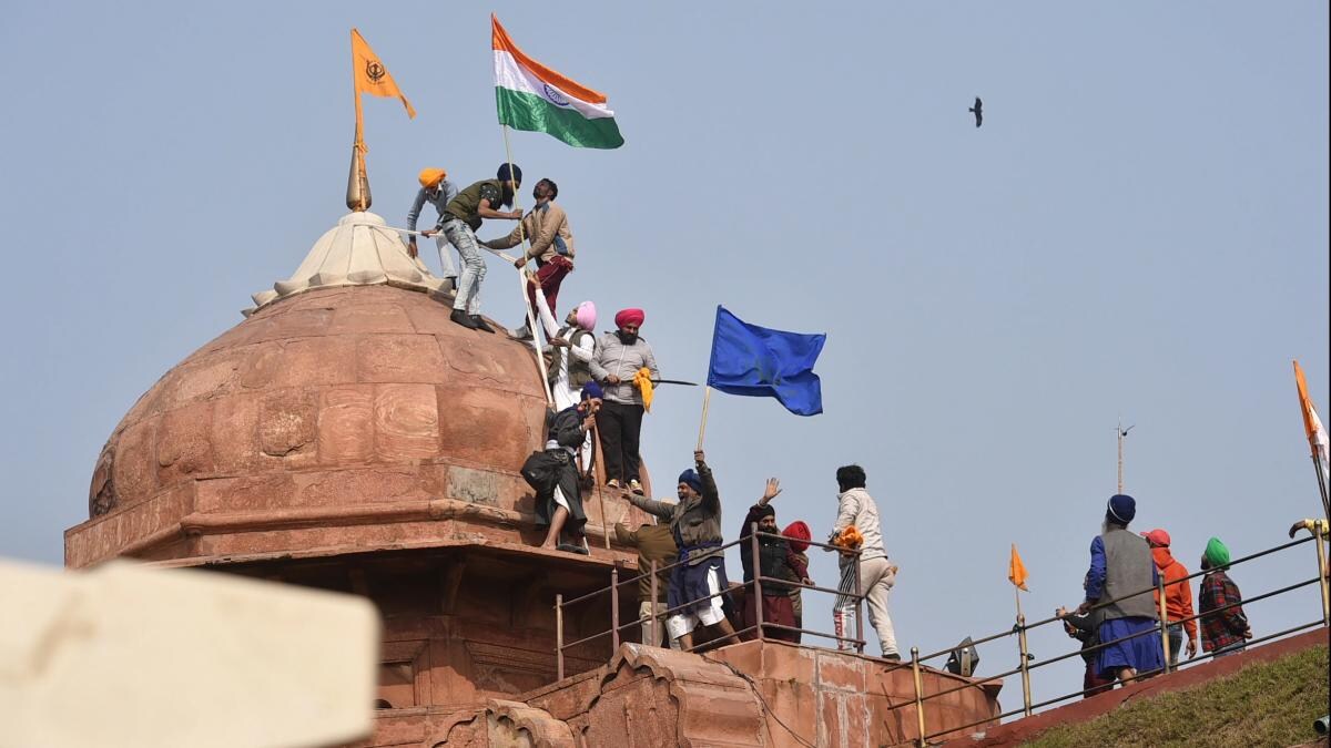लाल किले में हिंसा की राष्ट्रपति ने की निंदा, कहा- गणतंत्र दिवस जैसे पवित्र दिन का अपमान दुर्भाग्यपूर्ण - President ramnath kovind on red fort violence in parliament ...