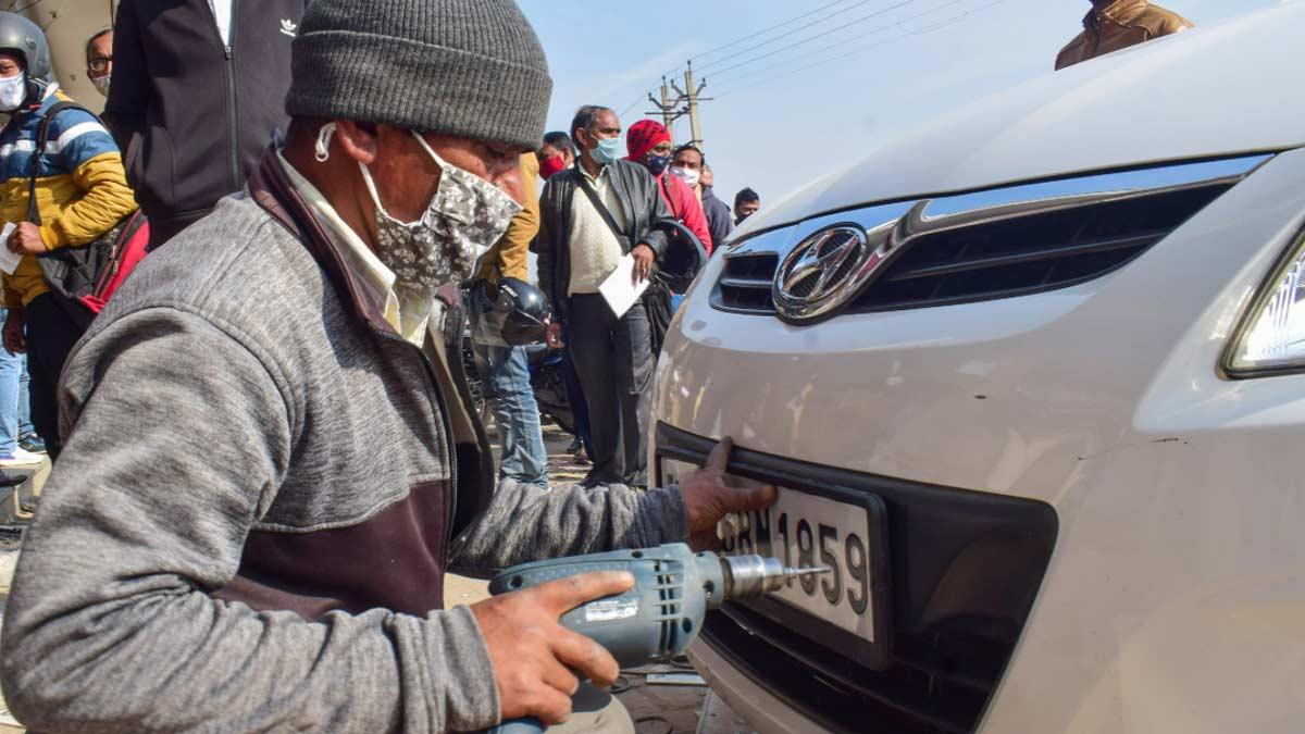 दिल्ली में HSRP नहीं होने पर लगेगा भारी जुर्माना (सांकेतिक-पीटीआई)