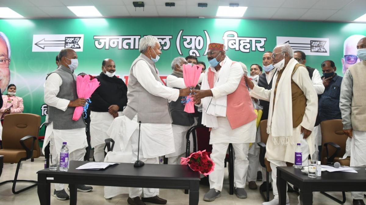 नीतीश कुमार और उमेश कुशवाहा