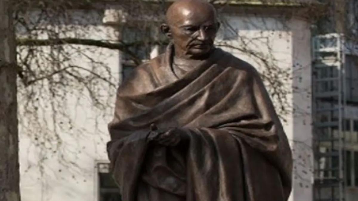 महात्मा गांधी की प्रतिमा 