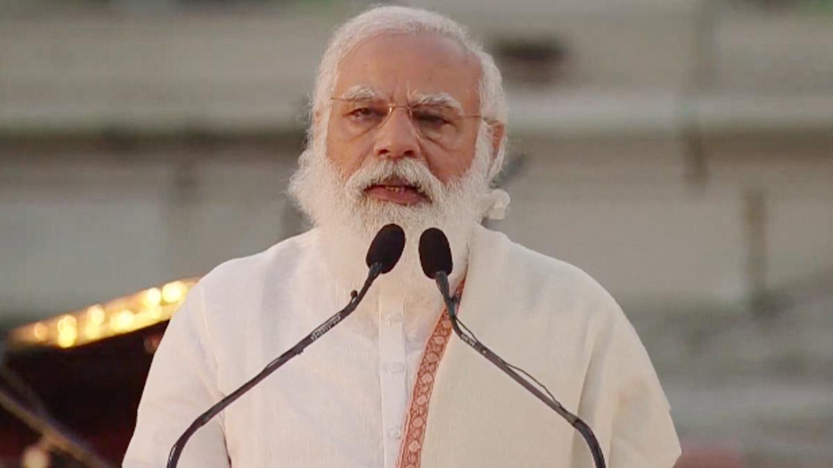 प्रधानमंत्री नरेंद्र मोदी ने लोगों को किया संबोधित