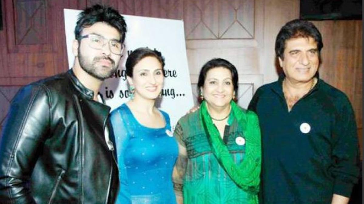 फैमिली संग राज बब्बर