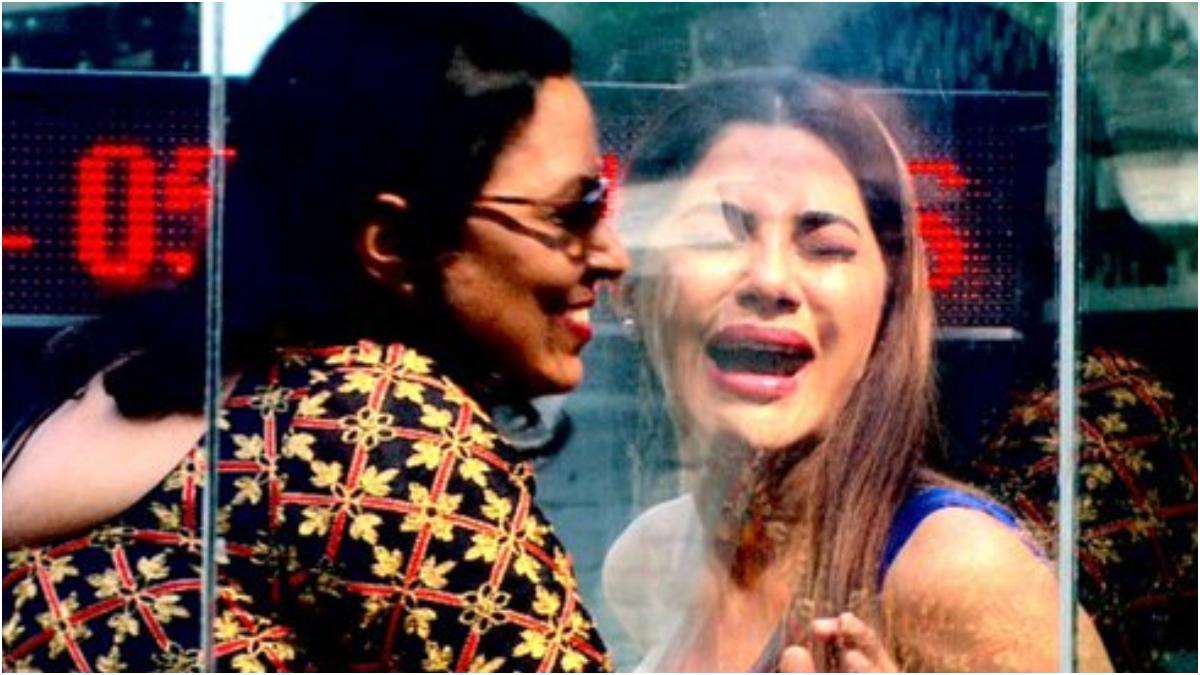 अपनी मां को देखकर रोतीं निक्की तंबोली 