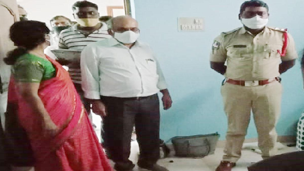 पुलिस मामले की जांच में जुटी