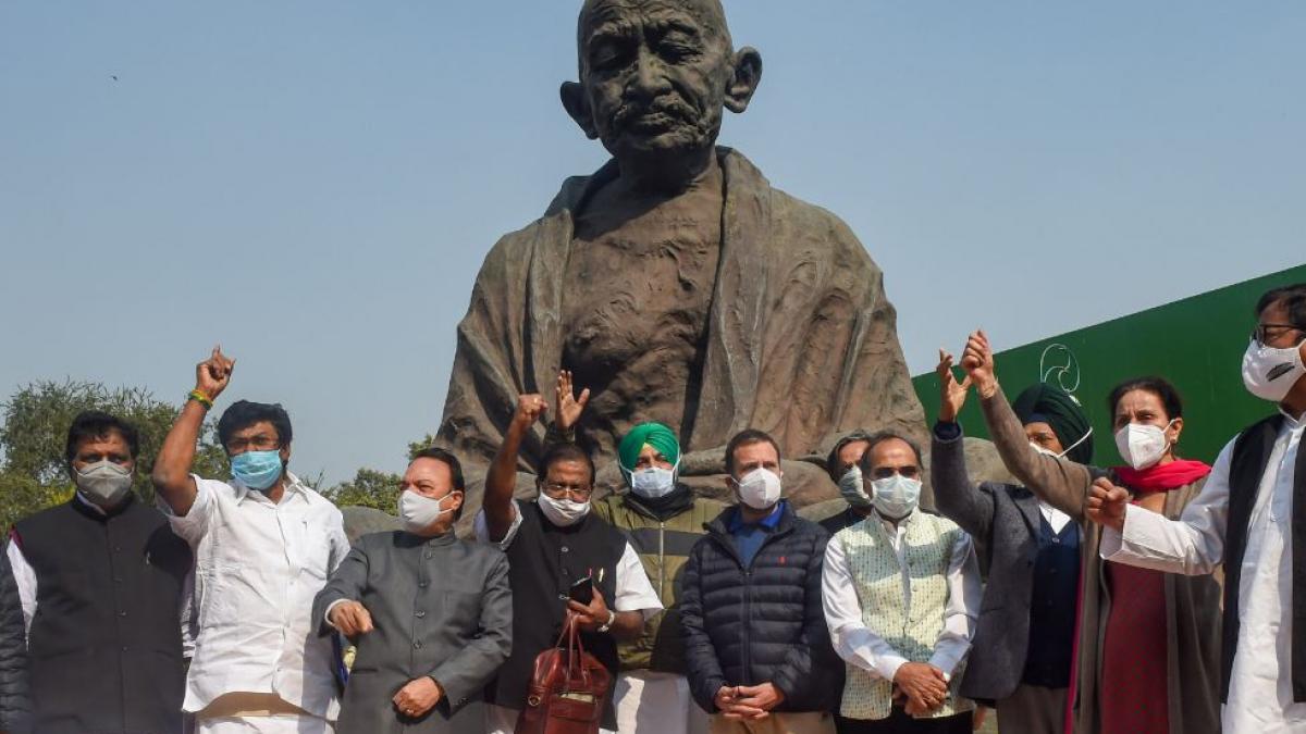 प्रदर्शन के दौरान राहुल गांधी (PTI फोटो)