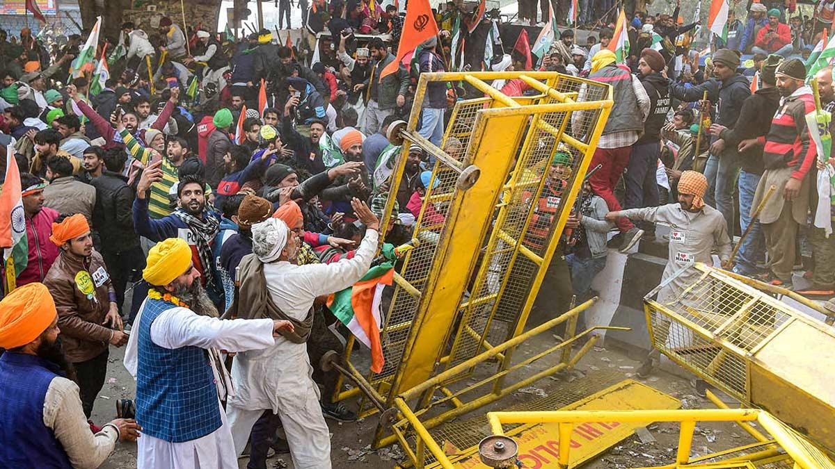 ट्रैक्टर रैली के दौरान हुई हिंसा के लिए पुलिस ने किसान नेताओं पर आरोप लगाया (पीटीआई)