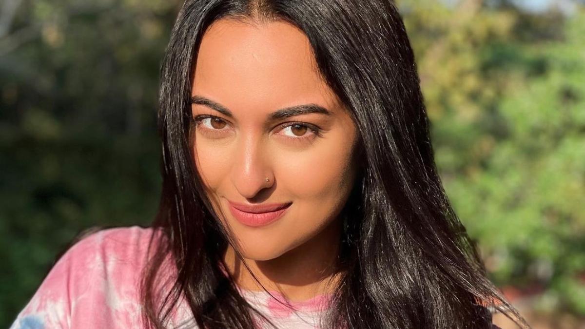 सोनाक्षी सिन्हा