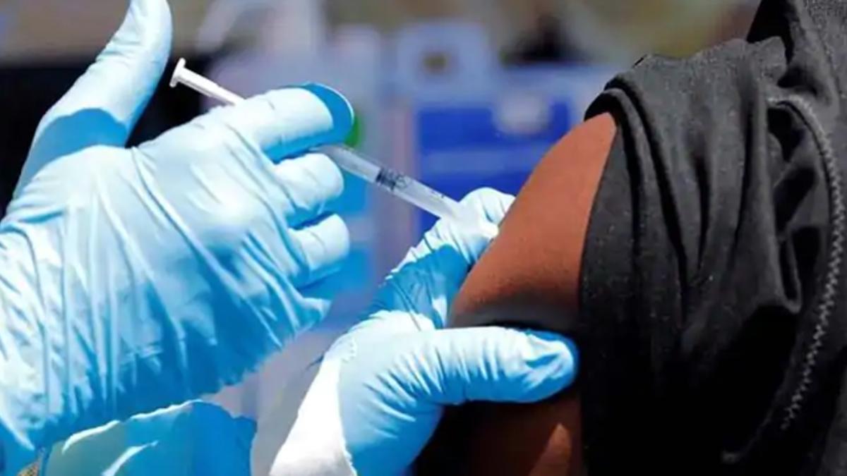 कोरोना की वैक्सीन लगवाने के बाद भी बरतने होंगे एहतियात