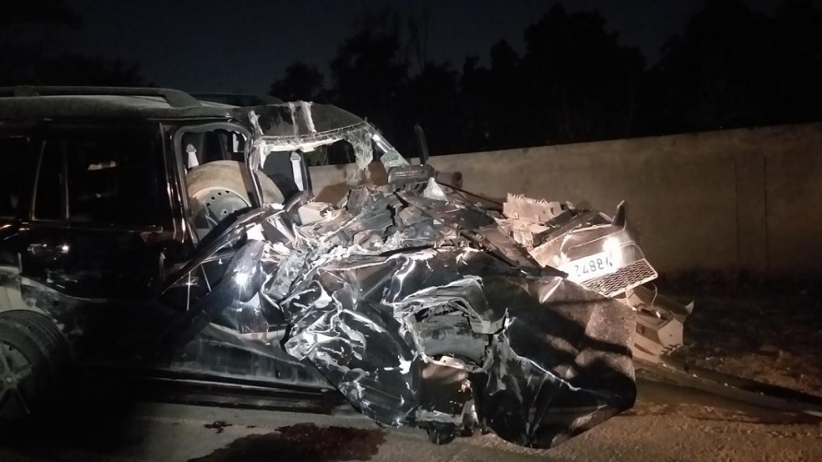 ट्रक से भिड़ी स्कॉर्पियो