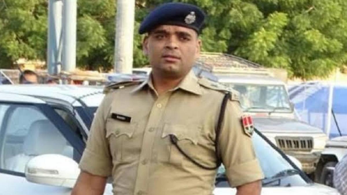 एसीबी की टीम ने मनीष अग्रवाल को जयपुर से गिरफ्तार किया है