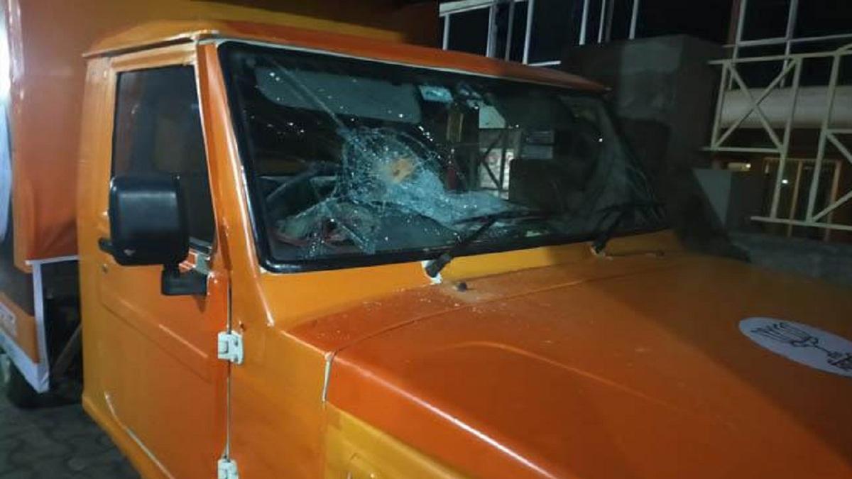 बीजेपी के प्रचार वैन में तोड़फोड़ की गई थी. (फाइल फोटो)