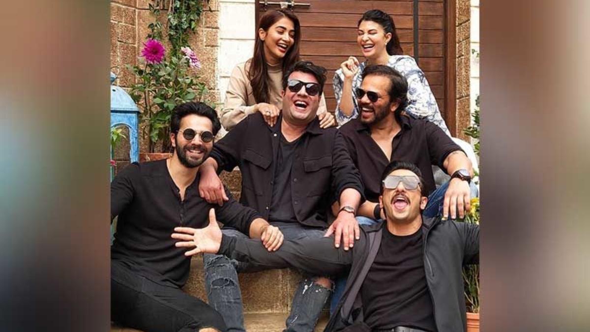 पूजा हेगड़े, जैकलीन फर्नांडिस, रोहित शेट्टी, वरुण शर्मा, वरुण धवन, रणवीर सिंह 