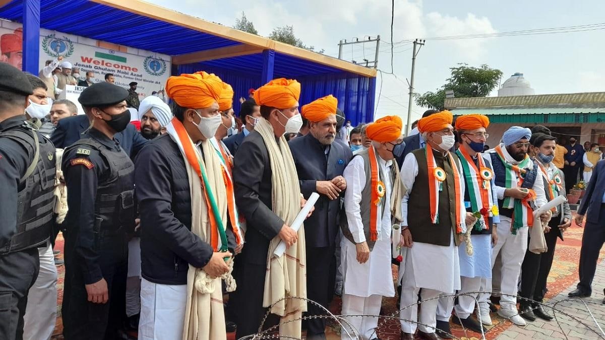 जम्मू में मौजूद कांग्रेस नेता. (फोटो- आजतक)