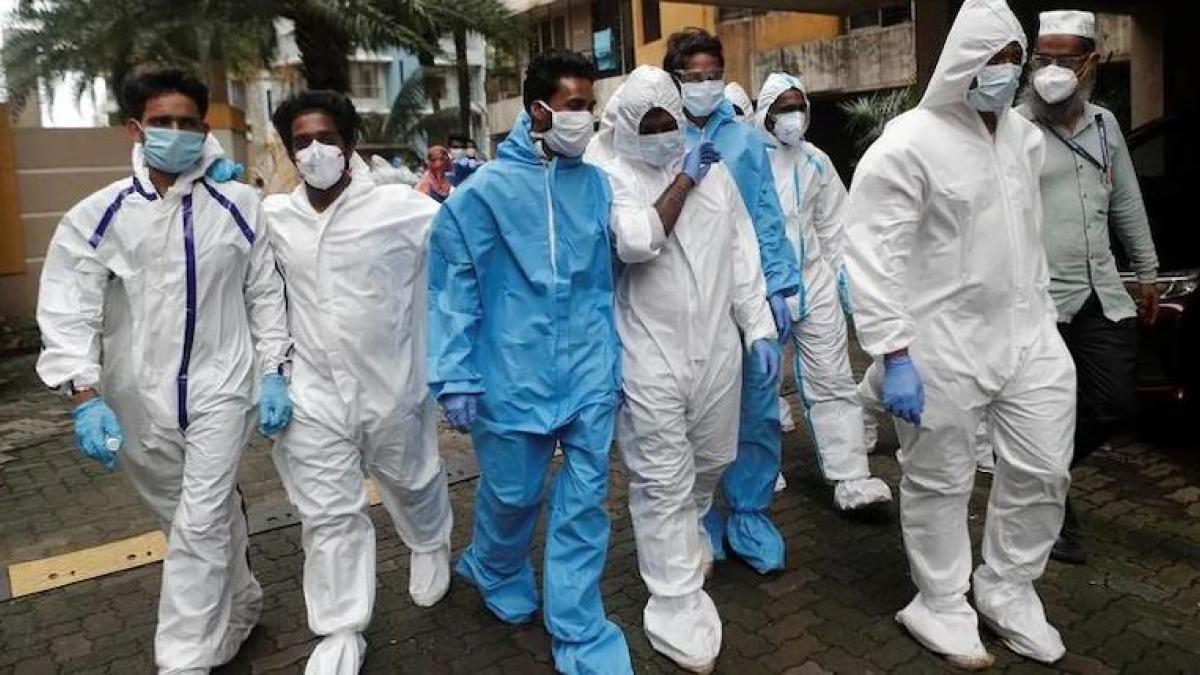 विश्वविद्यालय में 25 छात्र  कोरोना पॉजिटिव  