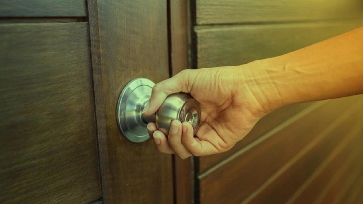 पुलिस ने आरोपी युवक को गिरफ्तार कर लिया है