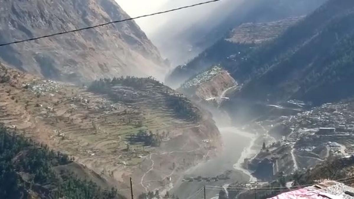 चमोली में ग्लेशियर टूटने से बड़ी तबाही