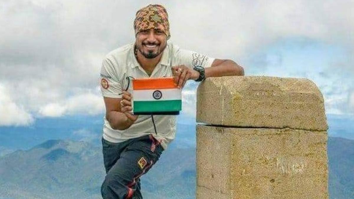 हरियाणा के रहने वाले हैं पर्वतारोही नरेंद्र (फोटो: ट्विटर अकाउंट)