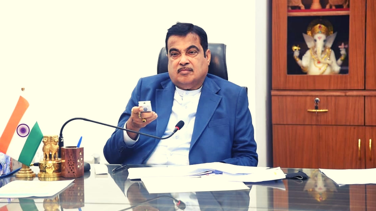 केंद्रीय सड़क एवं परिवहन मंत्री नितिन गडकरी