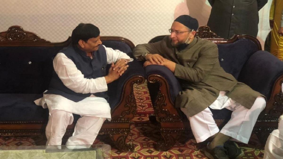 यूपीः शादी समारोह में चली ओवैसी-शिवपाल की लंबी गुफ्तगू, क्या बनेगी गठबंधन पर बात?