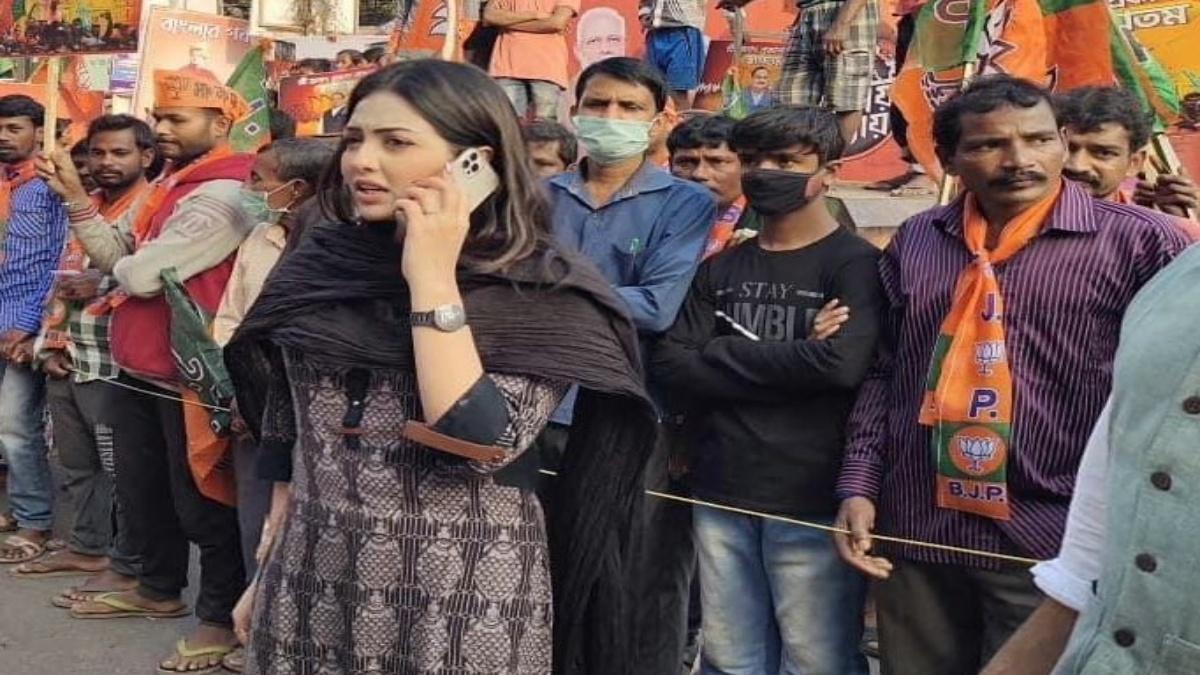 बंगाल बीजेपी युवा मोर्चा की नेत्री पामेला गोस्वामी (फ़ोटो-पामेला गोस्वामी ट्विटर ) 