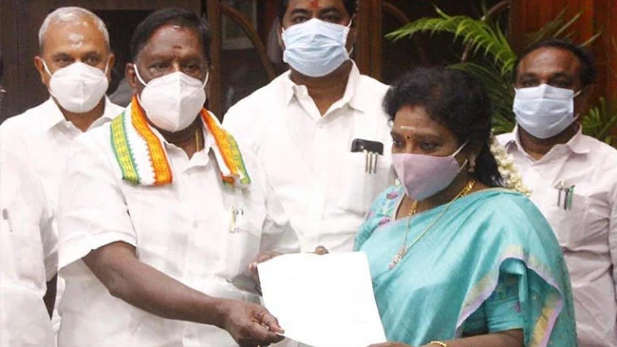 पिछले दिनों बहुमत न होने पर वी. नारायणसामी ने इस्तीफा दे दिया था