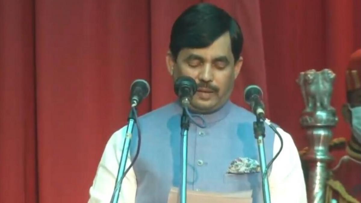 शाहनवाज हुसैन ने मंत्री पद की शपथ ली