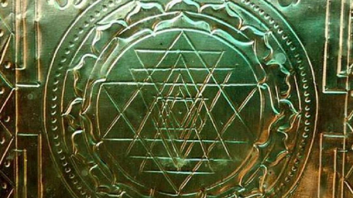 यंत्रों का क्या है अर्थ और ये कैसे करते हैं काम? जानें इससे जुड़ी खास बातें