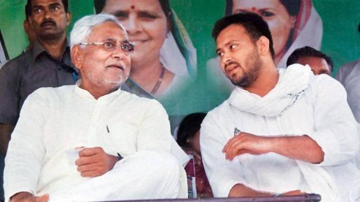 बिहार के मुख्यमंत्री नीतीश कुमार और विपक्ष के नेता तेजस्वी यादव (फाइल फोटो)